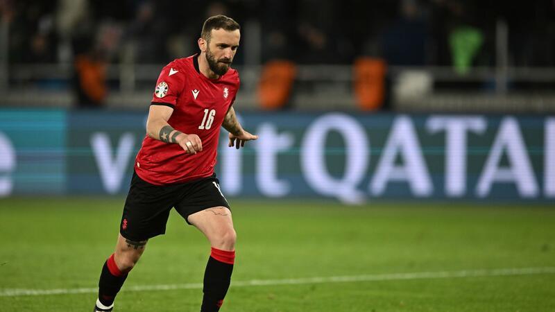 Mit Polen und Georgien: Diese Spiele finden in Hamburg statt Georgiens Nika Kvekveskiri schießt den letzten Elfmeter.