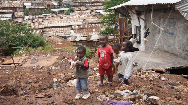 Gerade Kinder in armen Regionen der Welt werden wegen fehlender Sanitäranlagen häufig krank. (Archivbild)