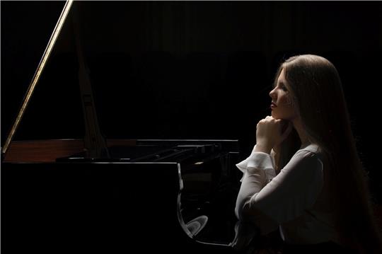 Gerade einmal 18 Jahre alt, wurde Eva Gevorgyan für ihr Klavierspiel bereits mehrfach bei internationalen Musikwettbewerben ausgezeichnet.
