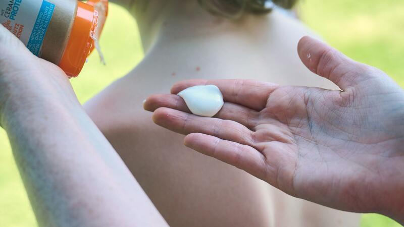 Mythos oder Fakt? Was Sie bei Sonnencreme unbedingt vermeiden müssen Gerade für Kinder ist ein guter Sonnenschutz wichtig