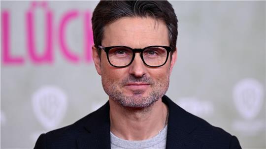 Gerade hat Regisseur Simon Verhoeven seinen neuen Fim „Ach, diese Lücke, diese entsetzliche Lücke“ vorgestellt. (Archivbild)