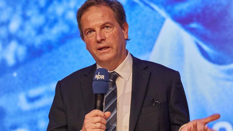 Bekannter Fußball-Kommentator vom NDR hört auf Gerd Gottlob, Sportchef des Norddeutschen Rundfunks.