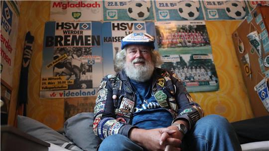 Gerd Wetegrove bezahlt für seine Dauerkarten für Werder, den HSV und D/A im Jahr mehr als 1700 Euro.