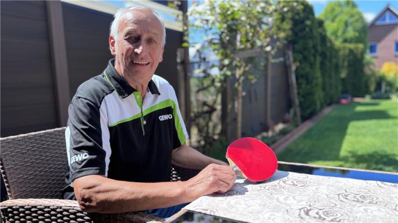 Gerhard Jahnke wurde für seine sportliche Leistung geehrt.