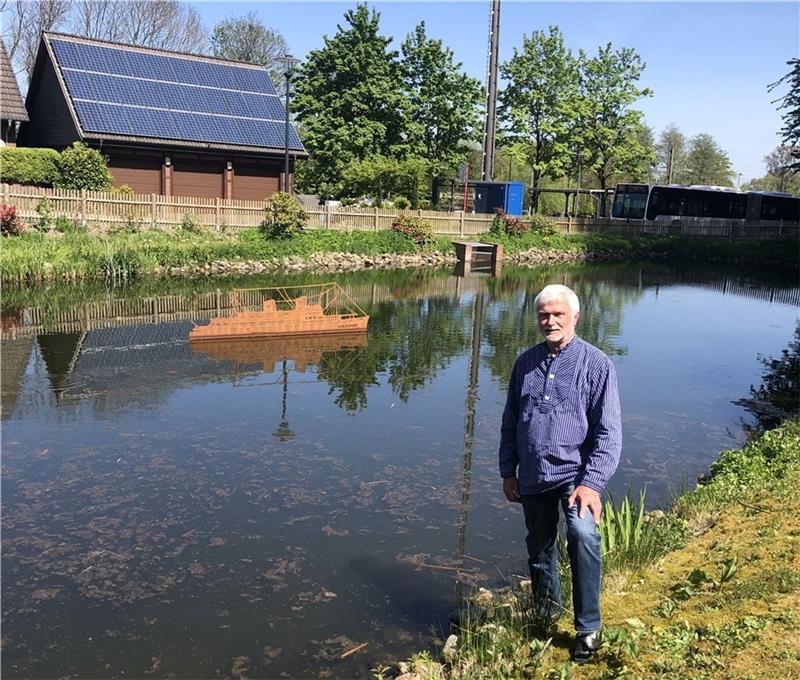 Gerhard Meier will auf dem Gelände mit fünf Fischteichen am Agathenburger Bahnhof eine Schiffstaufe feiern: Das Stahl-Modell des Hamburger Passagier- und Kreuzfahrtschiffes „Hanseatic“ soll mit Wasserfontänen eingeweiht werden.