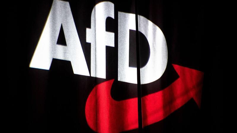 Urteil: AfD zu Recht rechtsextremistischer Verdachtsfall Gericht: Die AfD wird zu Recht als rechtsextremistischer Verdachtsfall eingestuft.