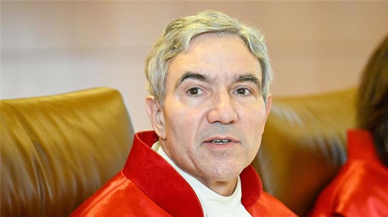 Gerichtspräsident Harbarth verkündet das Urteil.
