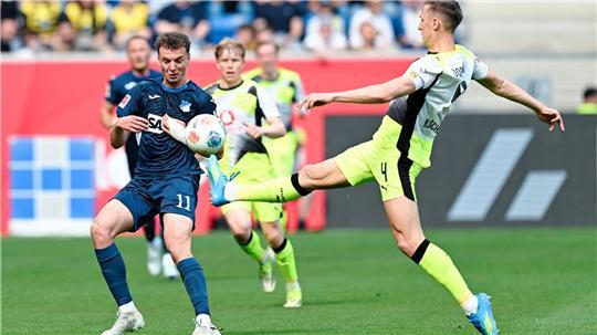 Gerieten früh in die Defensive: Schlotterbeck und der BVB.