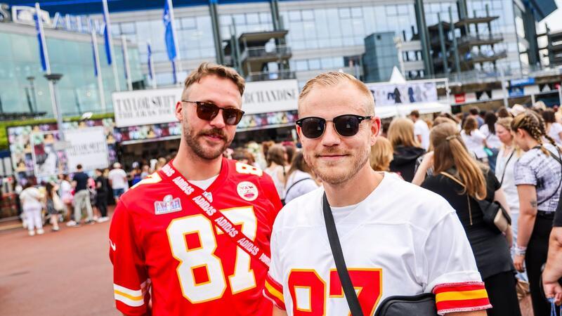 Gerrit (r) und Denis sind seit einem Jahr Fans von Taylor Swift.
