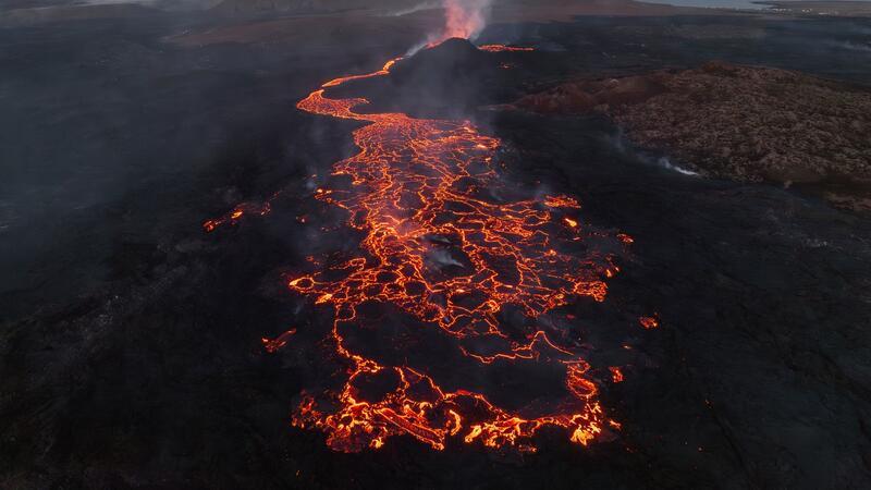 Vier Kilometer langer Riss - Neuer Vulkanausbruch auf Island Gesamtansicht der Eruptionsstelle des Vulkans.