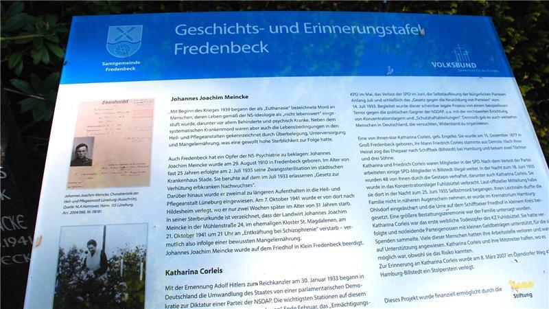Geschichts- und Erinnerungstafel an der Gedenkstätte in Fredenbeck für Katharina Corleis und Johannes Joachim Meincke.