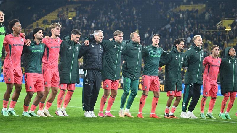 „Champions-League-Fülle“ trifft: Einer für Klopp? Geschlossene Teamleistung: Werder bejubelt einen späten Punktgewinn bei Borussia Dortmund.