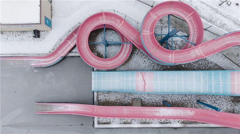 Geschlossenes Freibad von oben