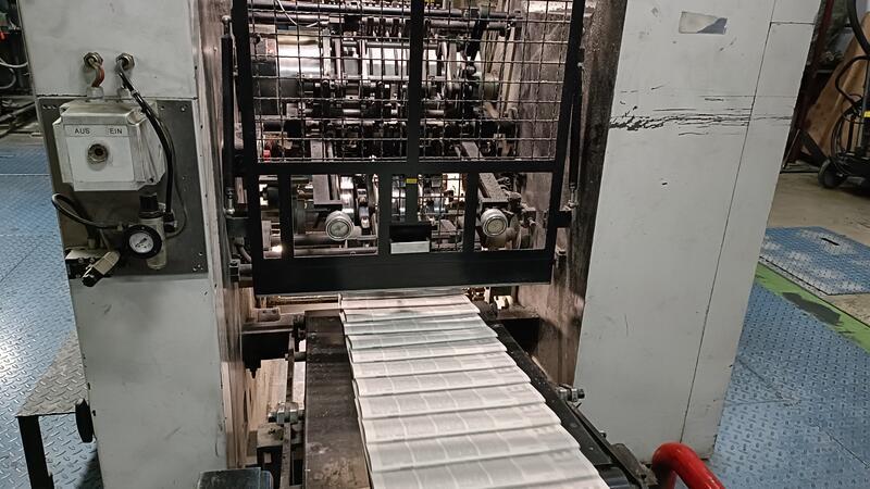 Geschnitten und gefalzt: die fertig gedruckten Zeitungsexemplare.