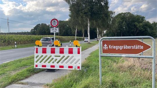 Gesperrt wegen Asphaltschäden: der Radweg an der Stader Straße zwischen Helmste und Sandkrug.