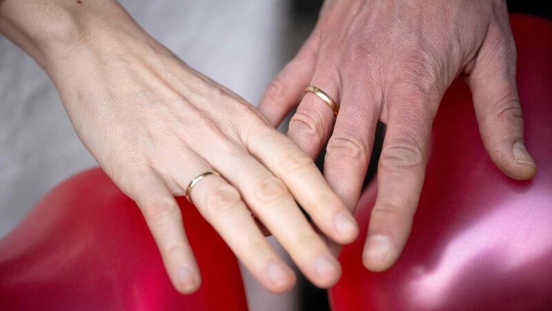 Gesucht werden Jubiläums-Ehepaare, die nicht in Stade geheiratet haben.