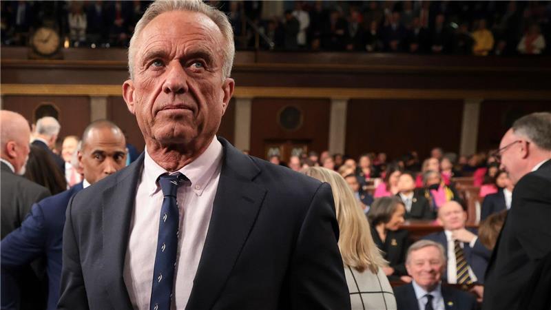 Gesundheitsgefahr wegen einer hohen Bakterienkonzentration: Das hält den US-Gesundheitsminister offensichtlich nicht vom Plantschen ab. 