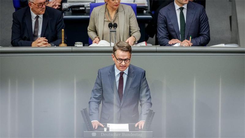 Gesundheitsminister Carsten Linnemann (CDU) dankte auch seinen Vorgängern für die Vorarbeiten zur Notfallreform.
