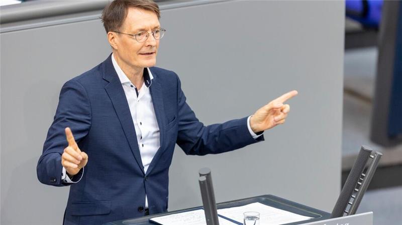 Gesundheitsminister Karl Lauterbach (SPD) ist von der Reform fest überzeugt. (Archivbild)