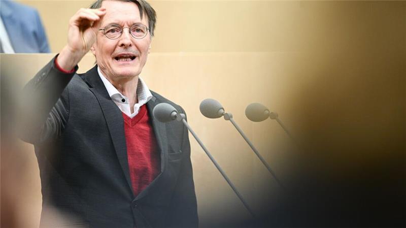 Bundesrat macht Weg für Krankenhausreform frei Gesundheitsminister Lauterbach brachte seine Krankenhausreform ins Ziel.