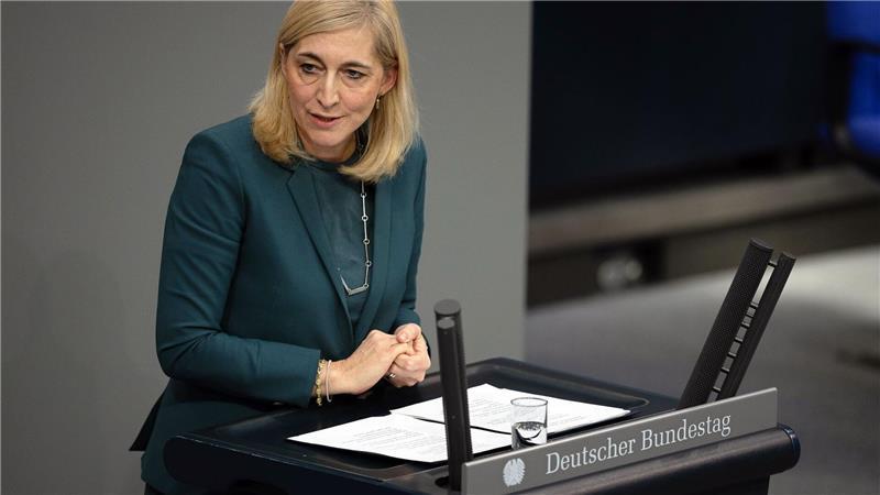Gesundheitsministerin Warken bringt ihr Sparpaket ins parlamentarische Verfahren. (Archivbild) 