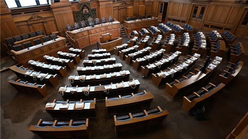 Gewalt gegen Politiker wurde in einer Aktuellen Stunde in der Hamburgischen Bürgerschaft thematisiert. (Archivbild)