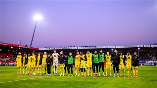 Gewannen am Samstag mit 2:1 in Heidenheim: Die Profis von Borussia Dortmund.