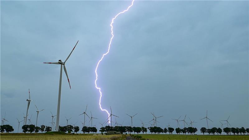 Gewitter, Stürme und Hitze zeigten am Wochenende bereits erste Spuren.