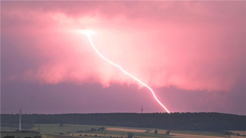 Nach Gewitter-Zwangspause: Hurricane-Festival geht weiter Gewitter haben beim Hurricane-Festival für eine Zwangspause gesorgt. (Symbolbild)