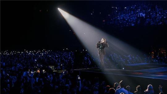 Ghost-Frontmann Tobias Forge in seiner Rolle als Papa Emiritus IV bei einem Konzert in Los Angeles 2023.