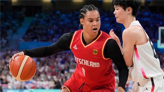 Gibt es für die deutschen Basketballteams keinen Platz im olympischen Dorf?