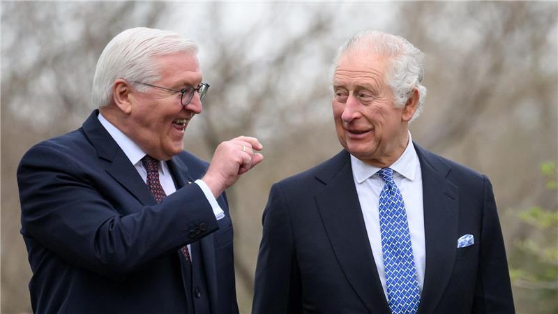 Charles rollt Steinmeier den roten Teppich aus Gilt als herzlich - das Verhältnis von Bundespräsident Steinmeier und König Charles III.