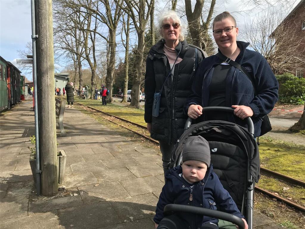 Gina Hensel mit ihrer Mutter Elke Frese (links) und Sohn Eddie.