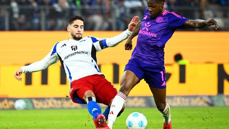 Wiedererstarkter HSV siegt gegen Düsseldorf Ging als HSV-Kapitän voran: Ludovit Reis (l)