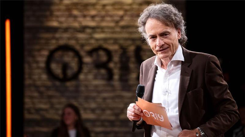 „3nach9“: Die Mutter aller Talkshows wird 50 Giovanni di Lorenzo moderiert die Talkshow „3nach9“ seit 35 Jahren und hat bisher keine einzige Sendung verpasst.
