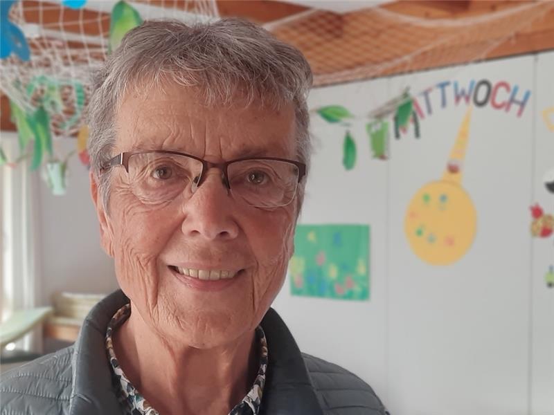 Gisela Holst (78) gehörte zum ersten Helferteam im Seniorenkreis des Deutschen Roten Kreuzes in Bargstedt. Fotos: Fehlbus