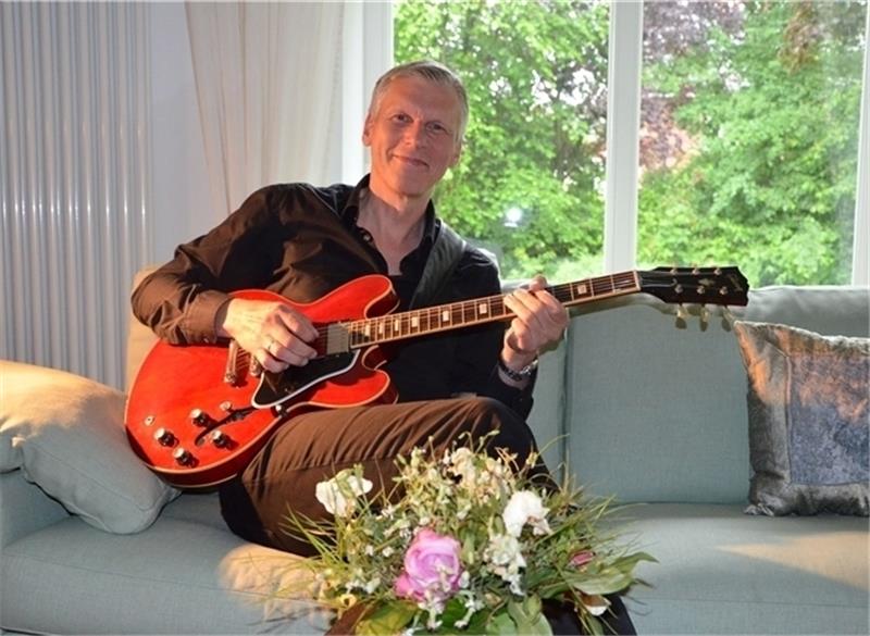Gitarrist Henning Knorr : Musik ist sein zweites Leben. Foto von Allwörden