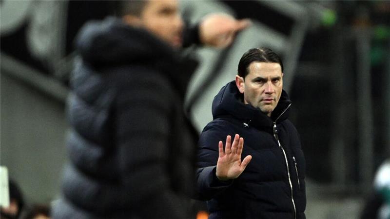 Remis im Borussen-Duell: BVB auswärts weiter sieglos Gladbach-Coach Seoane bremst seinen Kollegen Sahin aus.
