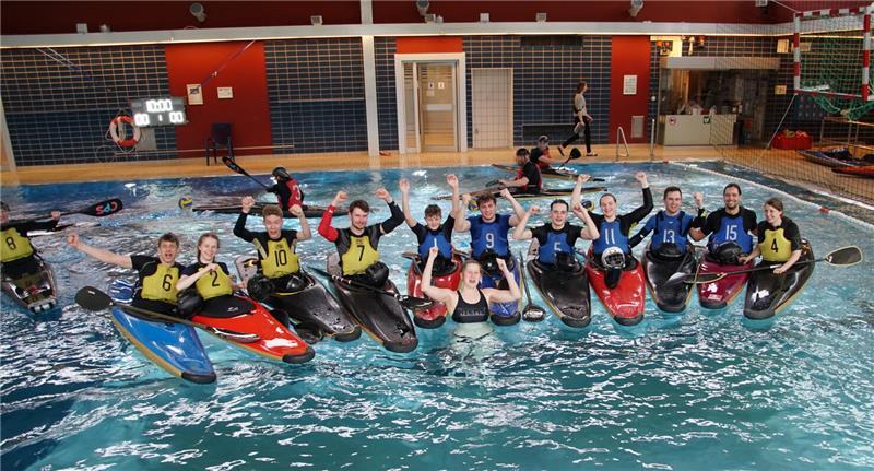 Gleich zwei Teams waren für den Buxtehuder KV beim eigenen Turnier dabei. Das Team in den Gelben Schwimmwesten konnte den Sieg einfahren.
