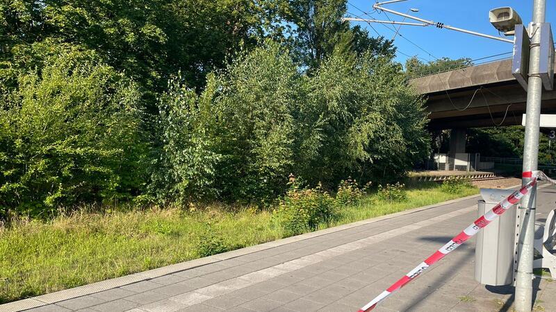 Gleis 3 am Bahnhof in Stade ist nach einem Oberleitungsschaden gesperrt.