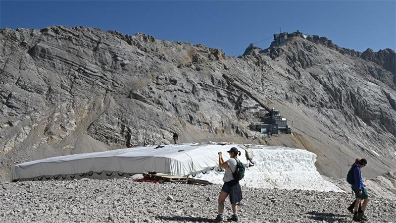 UN: Anstieg über 1,5 Grad so kurz wie möglich halten Gletscherschmelze durch globale Erwärmung findet schon jetzt statt (Archivbild)