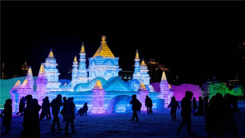 Glitzernde Winterwelt: Manzhouli feiert internationales Eisfestival in der Inneren Mongolei