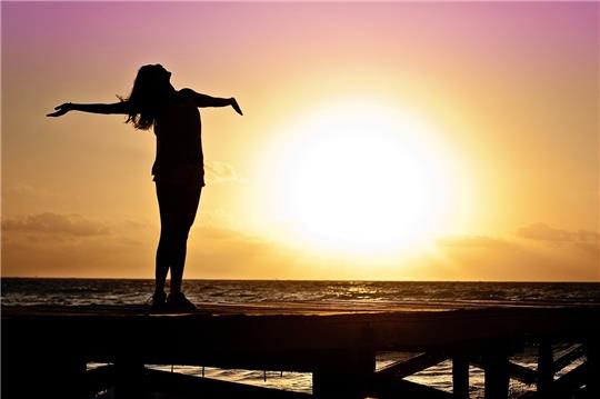 Glück ist flüchtig, finden viele und hängen diesem Bild in ihrem gefühlten Unglück nach. Sich sein eigenes Glück zu bewahren, sei essenziell, um in Krisen nicht zu zerbrechen, sagt hingegen Glückscoach DominikDallwitz-Wegner. Foto: Pixabay
