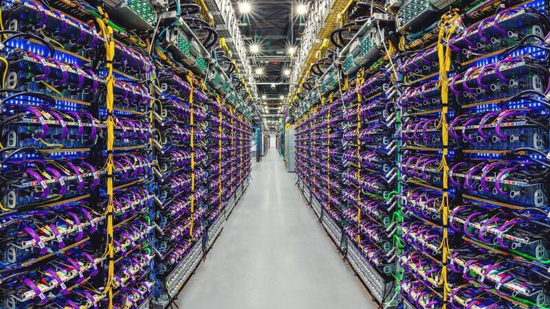 Google will mit neuem KI-Modell Konkurrenz abhängen Google will mit dem neuen Sprachmodell Gemini den Konkurrenten OpenAI übertreffen.
