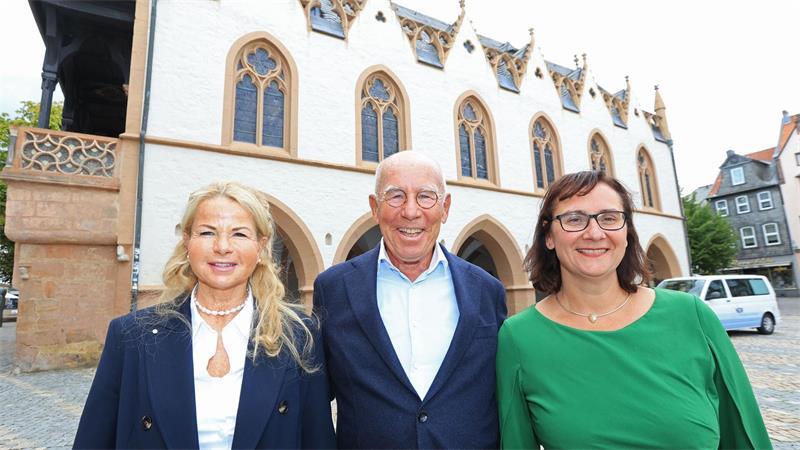 KI und neuer Campus - Millionen-Investition für TU Clausthal Goslars Oberbürgermeisterin Urte Schwerter (v.l.), Hans-Joachim Tessner und die Präsidentin der Technischen Universität Clausthal, Sylvia Schattauer rechnen mit bis zu 1.000 Studierenden in Goslar.