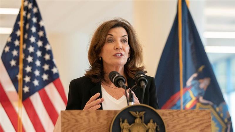 Empörung in USA: Gefängniswärter prügeln Häftling zu Tode Gouverneurin Kathy Hochul äußerte sich „entsetzt und schockiert“ über die „sinnlose Tötung“ des Häftlings. (Archivbild)