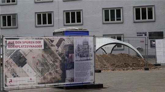 Grabungen nach Überresten der Bornplatzsynagoge auf dem Joseph-Carlebach-Platz.