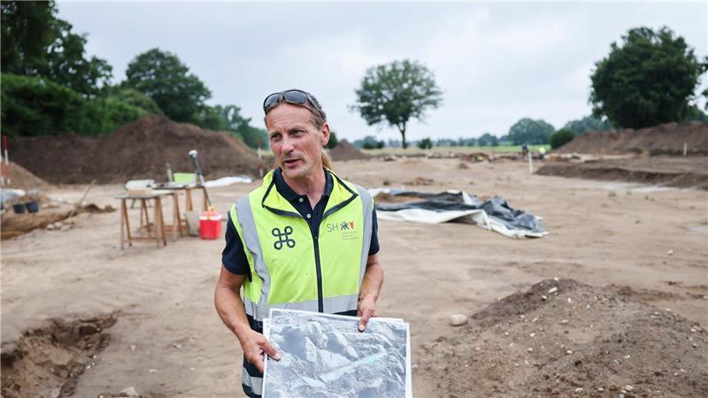 Neue Erkenntnisse zu Grabhügel aus der Bronzezeit Grabungsleiter Matthias Lindemann spricht von einem seltenen Fund.