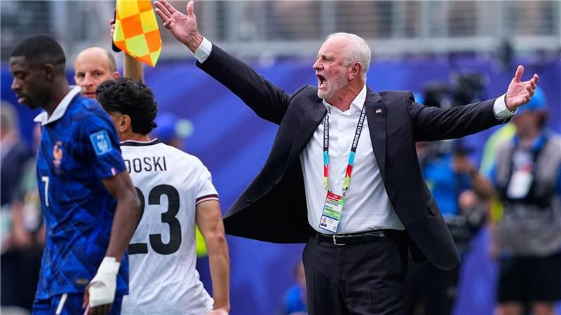 Wetter-Chaos und Mbappé-Gala: Frankreich schlägt Irak Graham Arnold trainiert den Irak seit Mai 2025.
