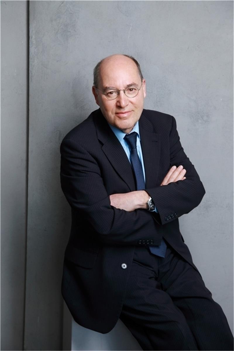 Gregor Gysi erklärt im Stadeum die Welt Gregor Gysi. Foto: Joachim Gern